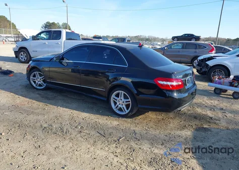 2012 Mercedes-Benz E 350 z USA, uszkodzony, nr VIN WDDHF5KB0CA648830